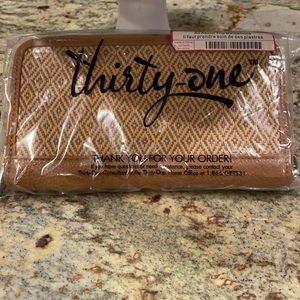 Nwt THIRTY-ONE Wallet/ wristlet